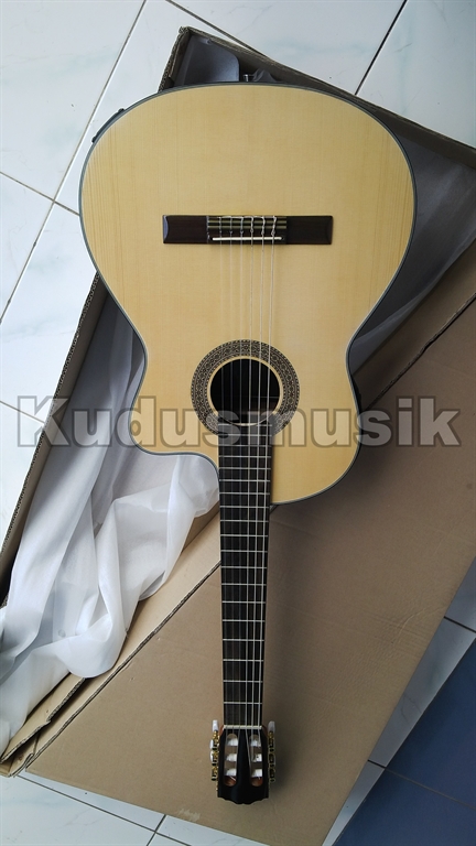 Gitar Original Merek Falcon Klasik  kudusmusik